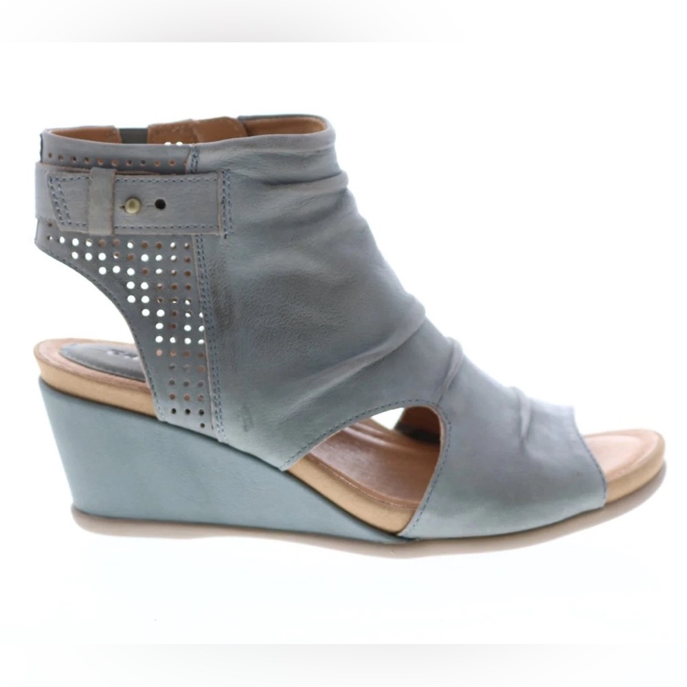 Earth Sweetpea Leather Sandal